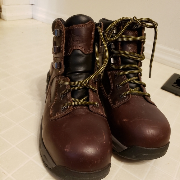 Shoes - Picture 2 of 5